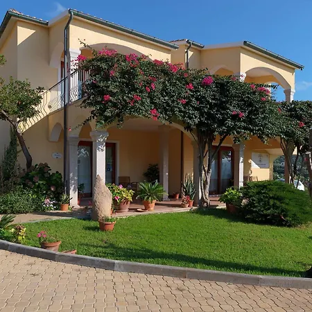The Fantastic Residenza Badus B4 1bedapt Sleeps 4 * Badesi