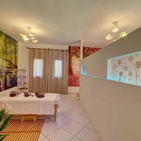 The Fantastic Residenza Badus B4 1bedapt Sleeps 4